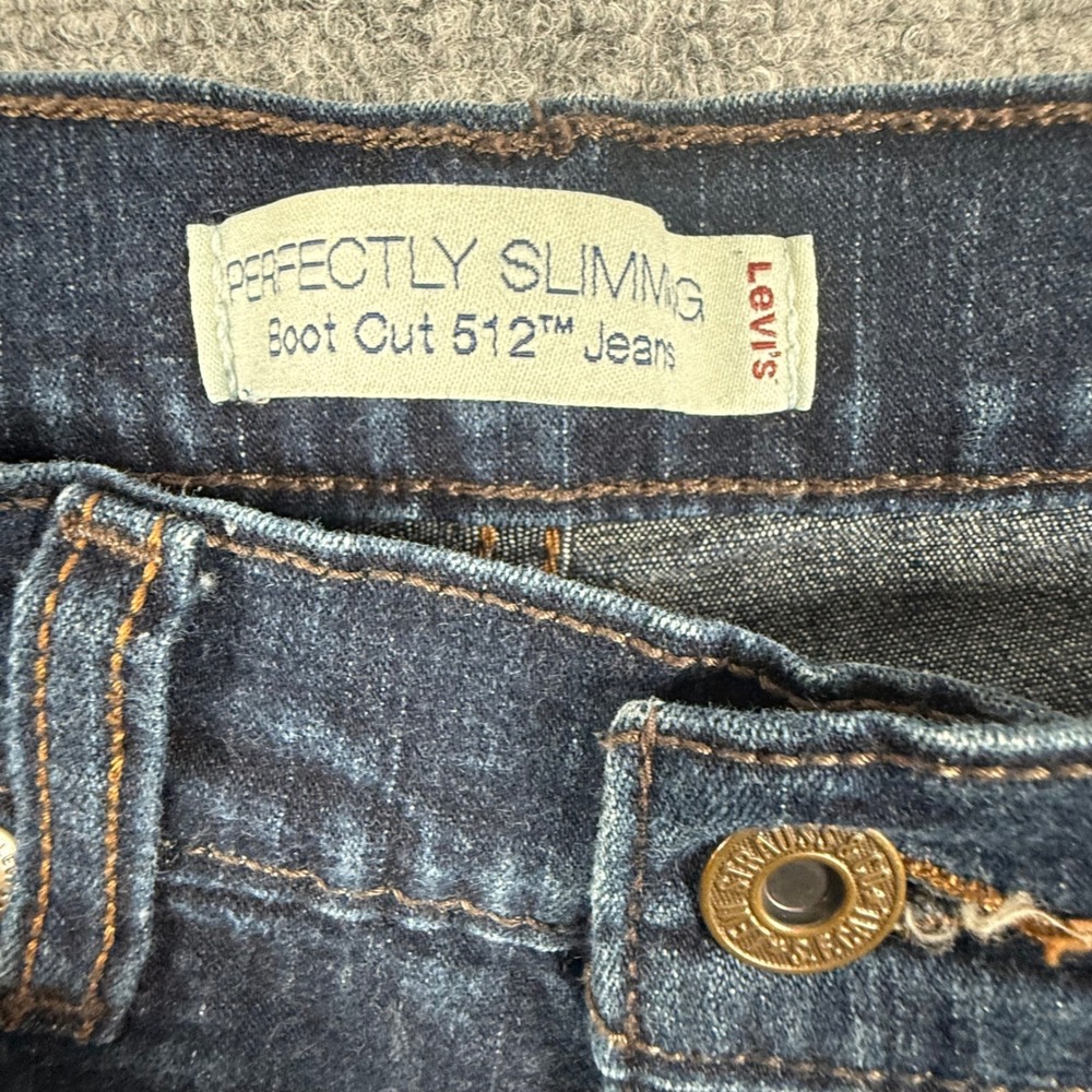 Levis Perfectly Slimming Boot Cut 512 Jeans Dark Wash Denim 8 Stretch Retro Chic - Picture 2 of 11